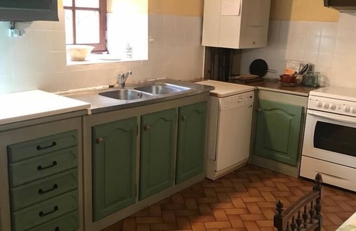 Arthes Casa | Cerca de Albi. Casa de carácter de finales del siglo XVIII con patio y jardín en el pueblo de patio de 150m2 y jardín de 90
