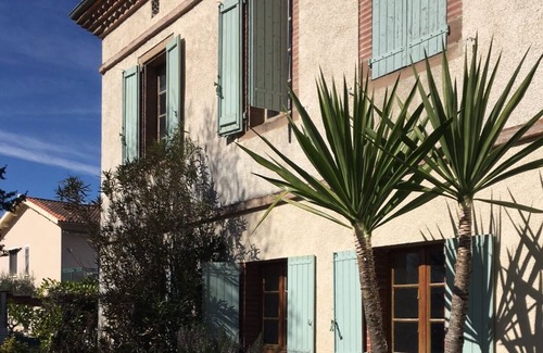 Arthes Casa | Cerca de Albi. Casa de carácter de finales del siglo XVIII con patio y jardín en el pueblo de patio de 150m2 y jardín de 90