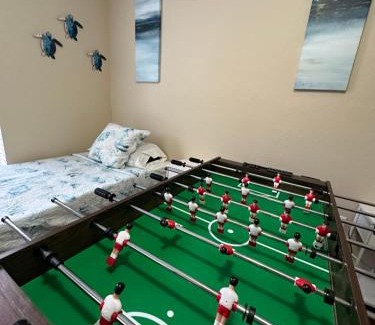 West Arlington Casa | Near AT&T Stadium, UTA, Globe Life, Six Flags, DFW Airport, American Airlines Center with Games and Crib