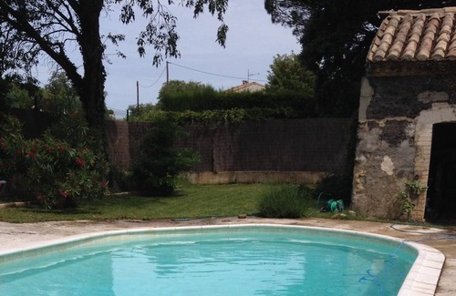 Sorgues Apartamento | Cerca de Avignon precioso apartamento en casa, terraza privada, piscina (5x10)