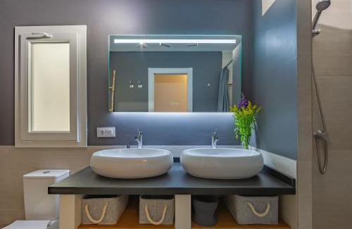 Tarifa Apartamento | Near beach, cosy terrace, pool & fibre WIFI