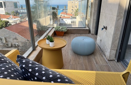 Tel Aviv Promenade Apartamento | Near Beach & Market Beautiful 4 Bedroom Apartment