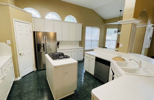 Kingwood Casa | Near Bush Airport