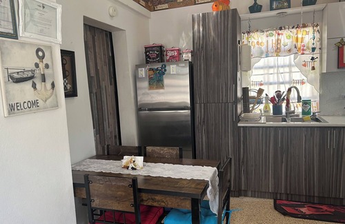 Guayanilla Casa | ! Near by Casinos,restaurants bars Museums shopping center …best beaches!