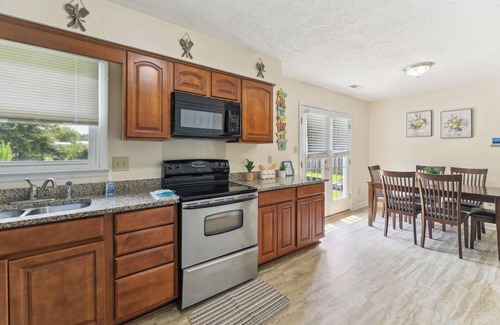 Piney Green Casa | Quaint Jacksonville Getaway Near Camp Lejeune!