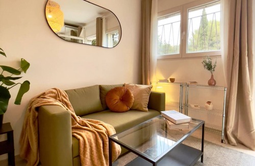 Carnoux-en-Provence Apartamento | Near Cassis - Charming new studio apartment