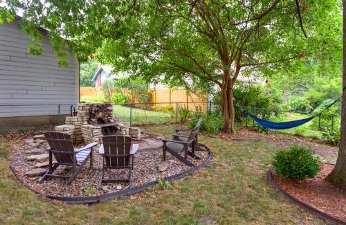 Waveland Park Casa | Near Drake/Downtown packed w/Amenities - Hot Tub - Movie Theater