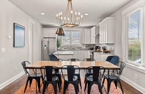 South Nashville Casa | Cool, Modern Three Story Stunner in WeHo