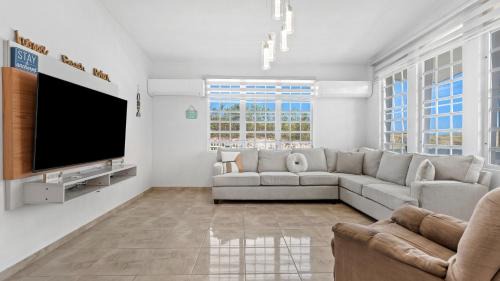 Cabo Rojo Villa | Near El Combate Beach Free Parking Bbq