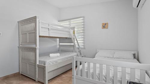 Cabo Rojo Villa | Near El Combate Beach Free Parking Bbq