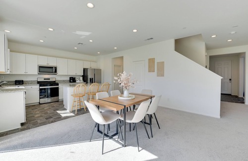 Coachella Cabaña | Near Empire Polo Field: Coachella Vacation Rental
