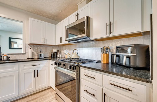 Church Street Casa | Near GICC & ATL Airport: Modern Townhome!