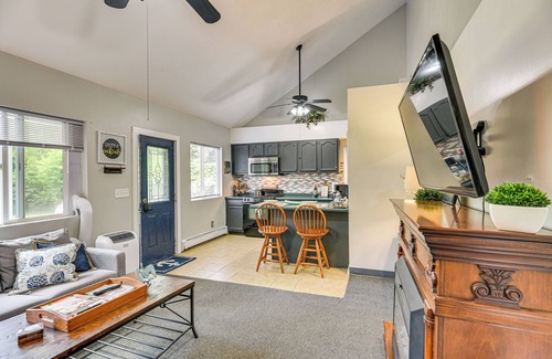 East Greenwich Cabaña | Renovado East Greenwich Cottage en un medio acre!