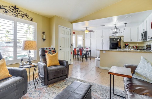 Palm Desert Condominio | Near Golf: Condo w/ Pool Access in Palm Desert!