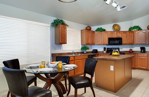 Deer Valley Casa | Near Great Shopping & Dining! Pool Table & Games!