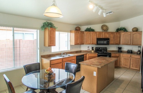Deer Valley Casa | Near Great Shopping & Dining! Pool Table & Games!