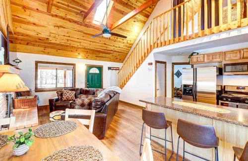 Pinetop-Lakeside Cabaña | Near Hiking: Cabin w/ Hot Tub in Lakeside!