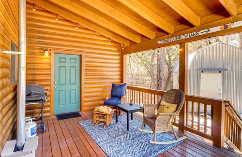 Pinetop-Lakeside Cabaña | Near Hiking: Cabin w/ Hot Tub in Lakeside!