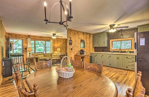 Roaring Gap Cabaña | Near Hiking: Roaring Gap Retreat w/ Fire Pit!