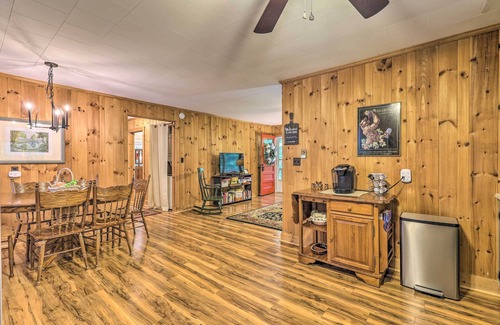 Roaring Gap Cabaña | Near Hiking: Roaring Gap Retreat w/ Fire Pit!