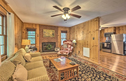Roaring Gap Cabaña | Near Hiking: Roaring Gap Retreat w/ Fire Pit!