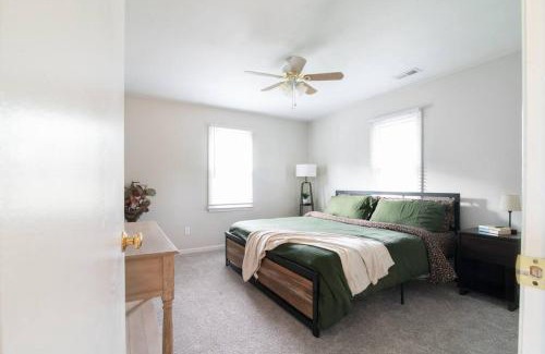Apex Casa | Near Historic Downtown Apex, Sleeps 8, King Bed