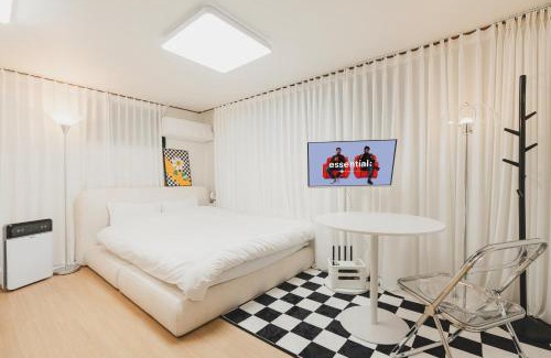 Seogyo-dong Villa | Near Hongdae Station, 30sec on foot