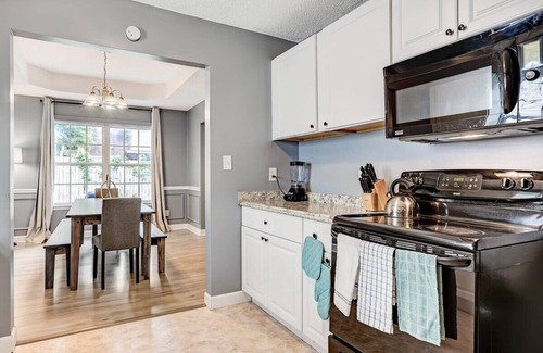 Savannah Casa | Near Hospital and Downtown- Lodging on Leghorn