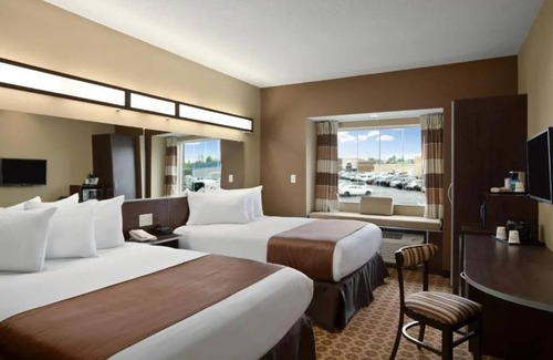 White Hall Hotel | Near I-79 for Easy Transit | 2 Budget Stays w/ Free Parking