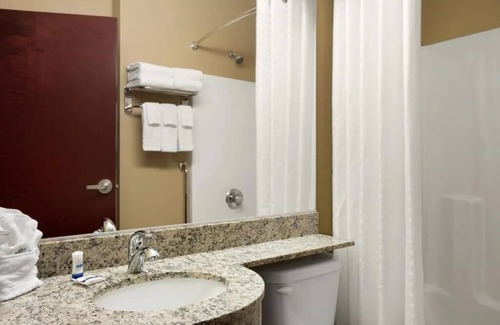 White Hall Hotel | Near I-79 for Easy Transit | 2 Budget Stays w/ Free Parking