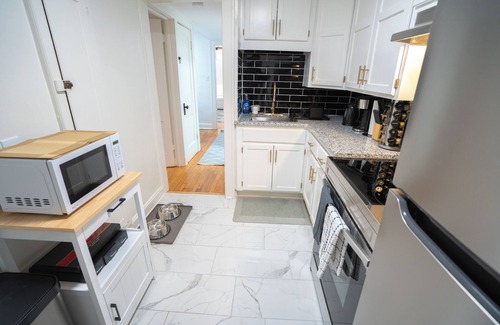 Kansas City Apartamento | Near KU MED! Renovated Apt perfect for long stays