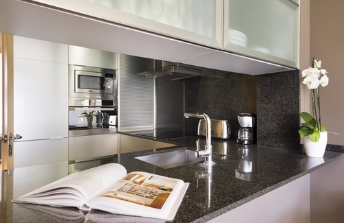 el Fort Pienc Apartamento | Cerca de La Catedral del Mar - 3 habitaciones 8 pax con piscina - WiFi gratis