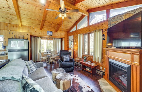 Newland Cabaña | Near Lake + Trails: Rustic Newland Cabin w/ Deck!