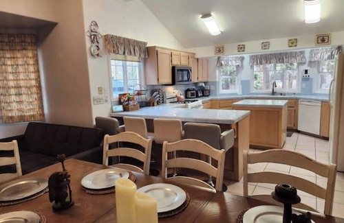 Big Bear Casa | Near Lake with Hot tubs, Game Room & 06Cars Park Space