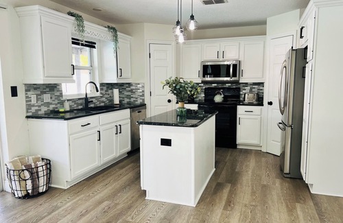 Winter Haven Casa | Near LegoLand -Family friendly 4 bedroom house with games & Pool in Winter Haven