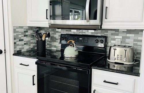 Winter Haven Casa | Near LegoLand -Family friendly 4 bedroom house with games & Pool in Winter Haven