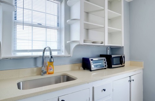 Hamilton Apartamento | Near Loudoun Wine Trail: Apt w/ Restaurant On-Site