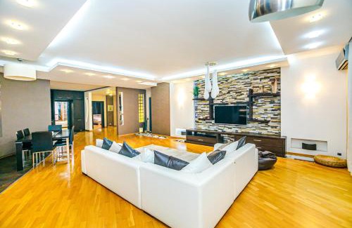 Nasimi Casa | Near Marriot Courtyard 4 bedroom