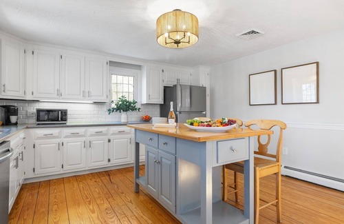 East Dennis Casa | Near Mayflower! Pool & Hottub! Dogs OK! Slps 10!