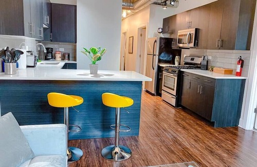 Near South Side Apartamento | Near McCormick Place 420-Friendly 3BR/2BA with Optional Parking and sleeps 8