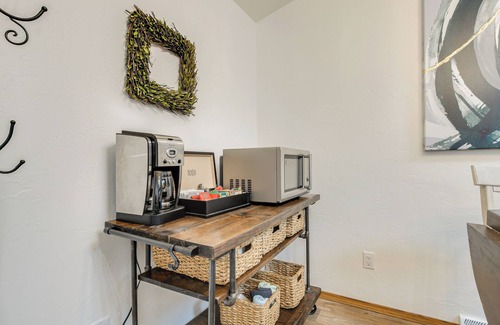 Green Bay Casa | Near Medical Corridor: 'Whimsy Wisconsin' Duplex