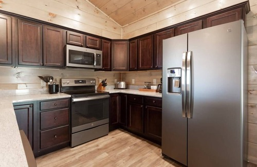 Pigeon Forge Cabina | Near Middle Of Pigeon Forge Parkway/Hot Tub/New
