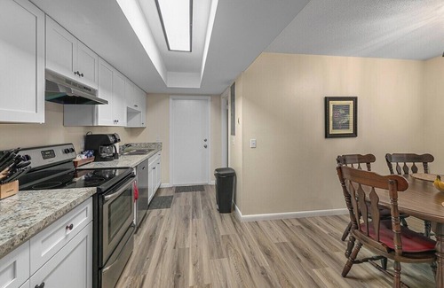 Melbourne Casa | Near MLB Airport, FIT, HRMC, Downtown & Beaches! 2