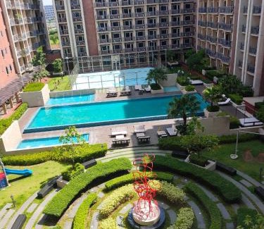 Paranaque Casa | Near Moa Facing pool view WP1603 Monarch Parksuites