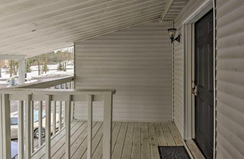 Mount Pocono Apartamento | Near Mt Airy Casino Mount Pocono Condo with Balcony