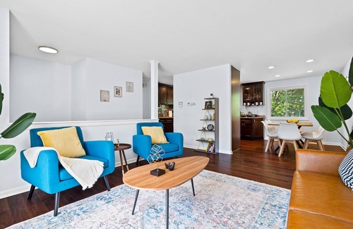 Wasco Casa | Near Chicago&O’Hare/King Bed/WiFi+Game room