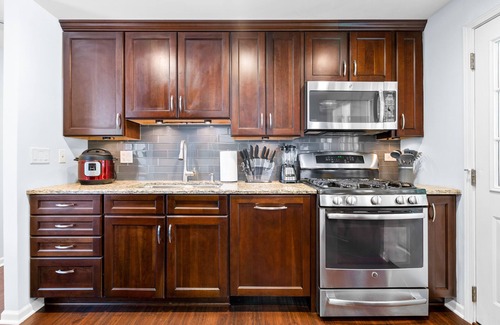 Wasco Casa | Near Chicago&O’Hare/King Bed/WiFi+Game room
