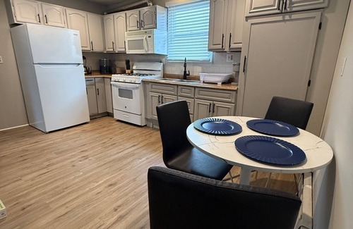 Wanskuck Apartamento | Near Providence College 2 Bed w/Laundry & Parking