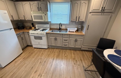 Wanskuck Apartamento | Near Providence College 2 Bed w/Laundry & Parking