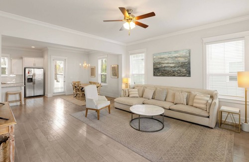 Inlet Beach Casa | Near Rosemary-30A- 3 BR 2.5 bath, pool, lake, beach, bikes, shop, PET FRIENDLY